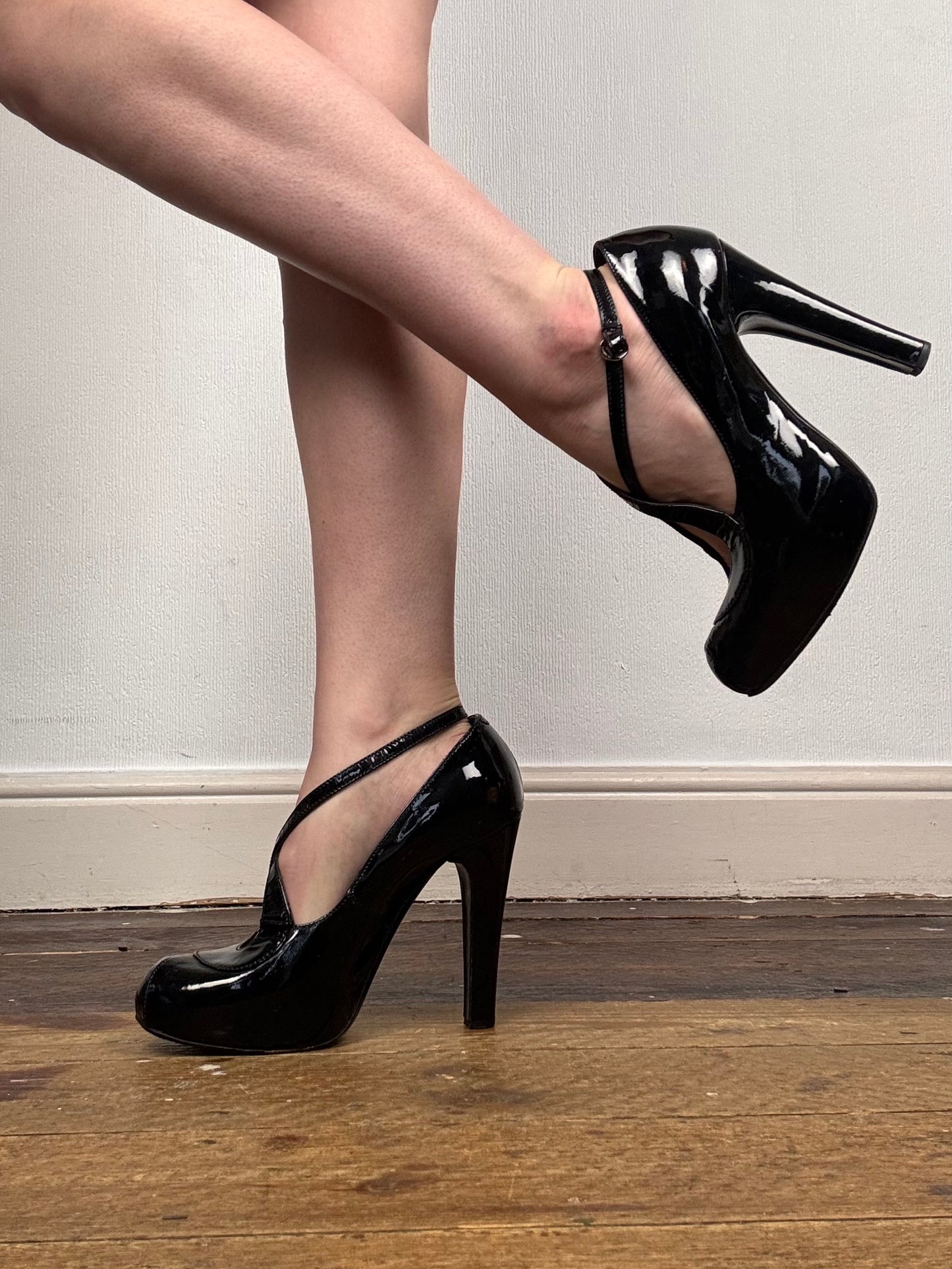 Vivienne Westwood F/W 2009 elevated platforms