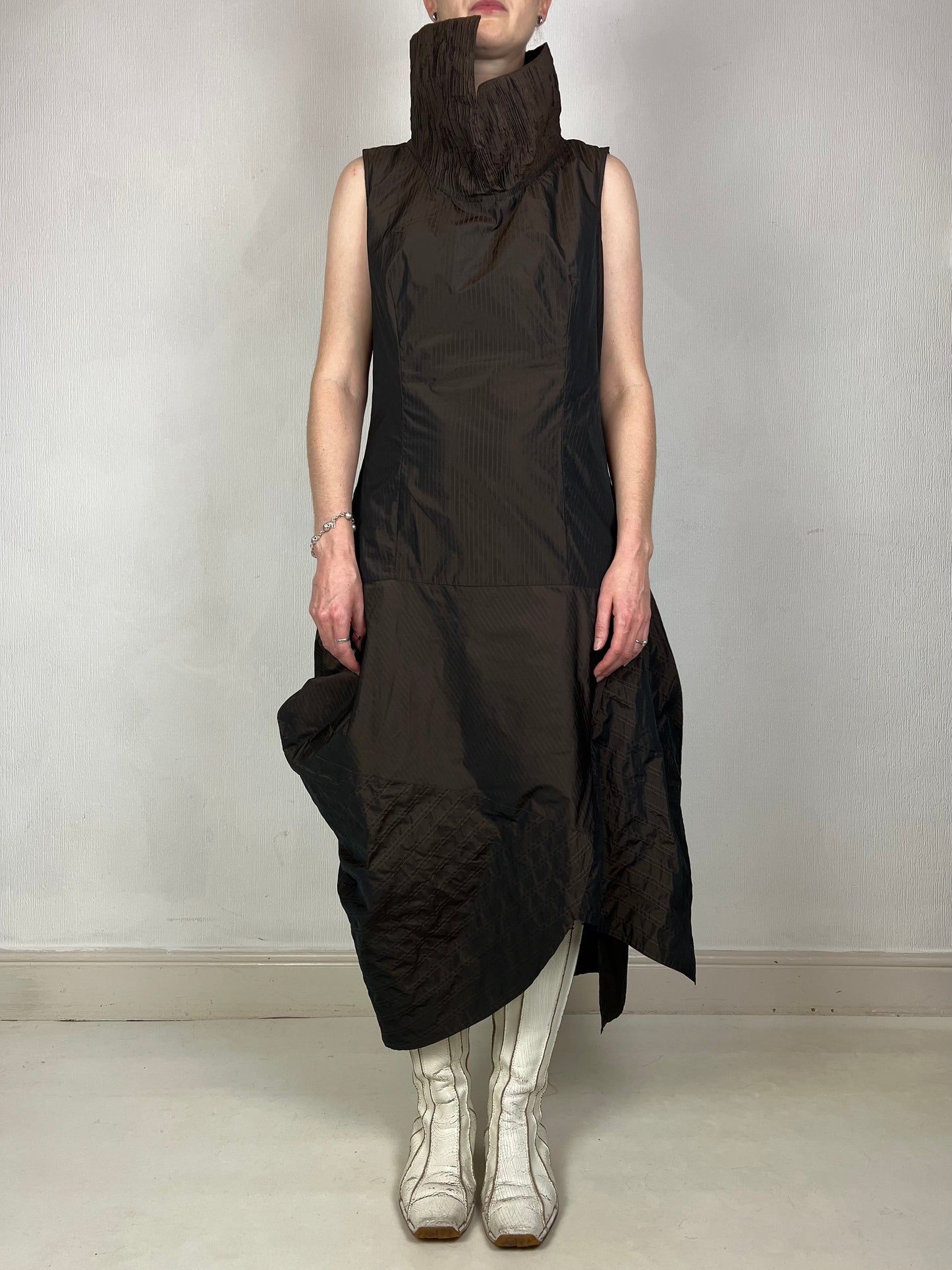 Fille des Sables avant garde dress