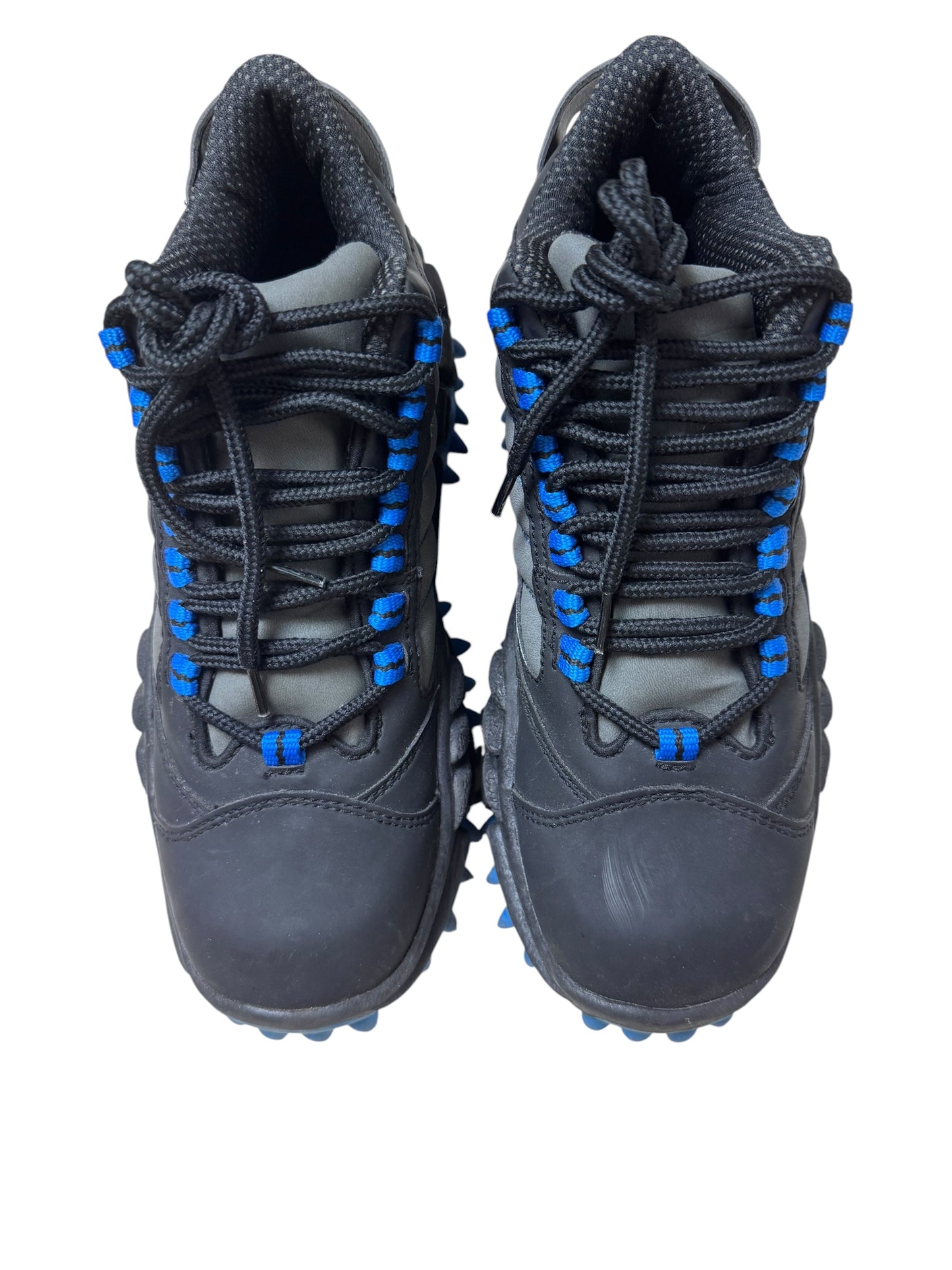 X18 Reykjavik blue spike trainers